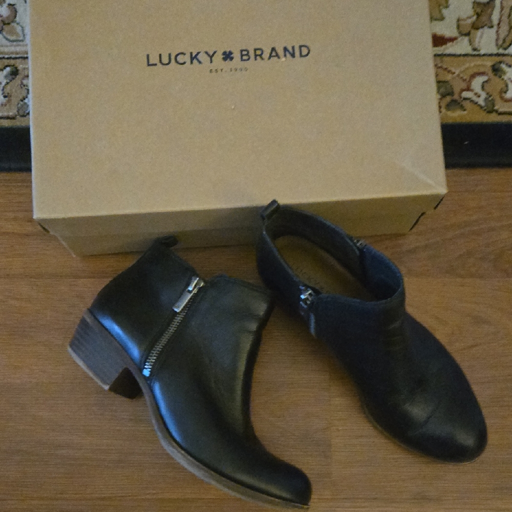 Lucky Brand Black Glove Nappa Leather Ankle Boots 2 Zippers 1.5" Stacked Heel 7M